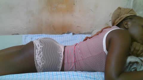 Snapshot of slim_girl3 chatting on July 7, 6:58 am slim_girl3 online show from July 7, 6:58 am
