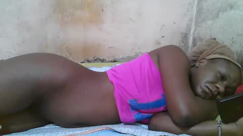 Snapshot of slim_girl3 chatting on July 15, 2:28 am slim_girl3 online show from July 15, 2:28 am