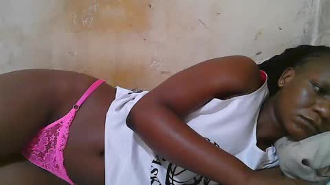 Snapshot of slim_girl3 chatting on July 18, 8:40 am slim_girl3 online show from July 18, 8:40 am