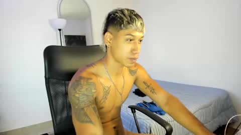 Snapshot of slim_master12 chatting on February 26, 10:09 pm slim_master12 online show from February 26, 10:09 pm