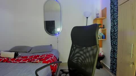 Snapshot of slim_master12 chatting on March 9, 3:38 pm slim_master12 online show from March 9, 3:38 pm