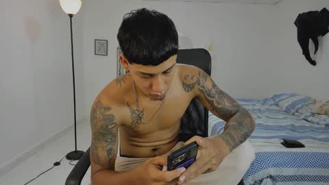 Snapshot of slim_master12 chatting on February 26, 7:24 pm slim_master12 online show from February 26, 7:24 pm