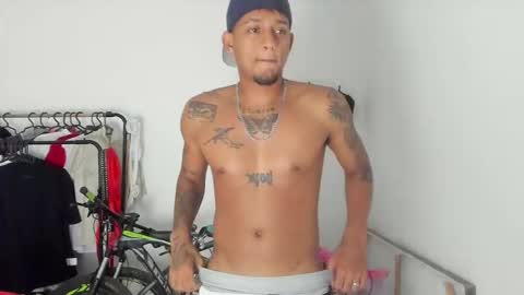slim_master12 online show from April 13, 7:36 am
