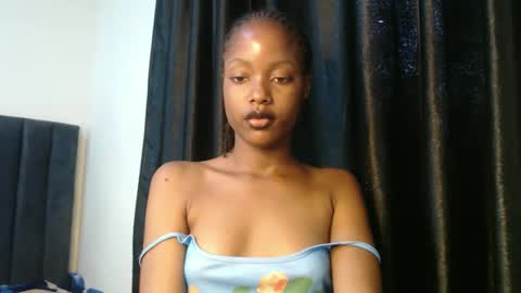 perry online show from February 8, 9:34 am