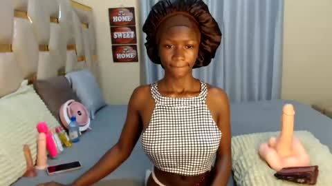slimqueenbae online show from July 18, 7:56 am
