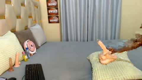 slimqueenbae online show from July 19, 12:09 pm