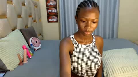 slimqueenbae online show from July 20, 5:55 am