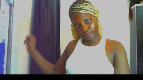 Snapshot of slimthick_tinah chatting on October 24, 7:21 pm TINA online show from October 24, 7:21 pm