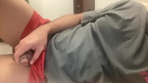 Snapshot of slinginmudsh chatting on March 1, 8:42 pm slinginmudsh online show from March 1, 8:42 pm