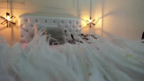 Snapshot of slut_milf1_ chatting on December 29, 11:07 am Luna online show from December 29, 11:07 am