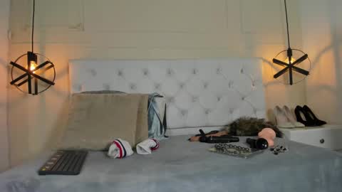 Snapshot of slut_milf1_ chatting on January 22, 11:10 pm Luna online show from January 22, 11:10 pm