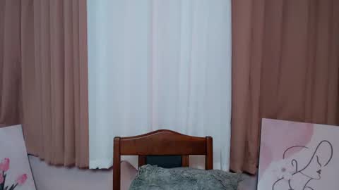 Snapshot of slut_stella69 chatting on December 4, 4:33 am STELLA online show from December 4, 4:33 am