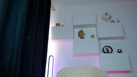 Snapshot of slut_tattoogirl chatting on February 27, 7:08 am Ariana online show from February 27, 7:08 am