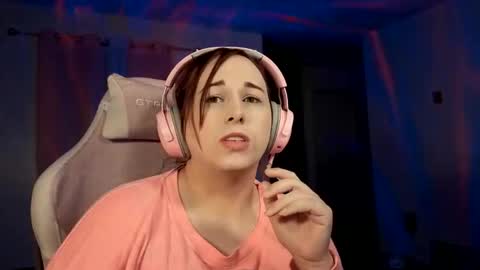 Snapshot of sluttia chatting on March 1, 2:46 am Heavenly online show from March 1, 2:46 am