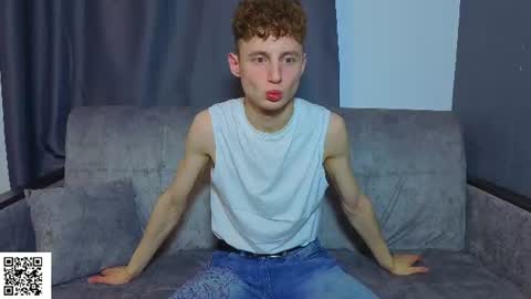 Snapshot of sluttsavage chatting on June 19, 9:29 pm sluttsavage online show from June 19, 9:29 pm