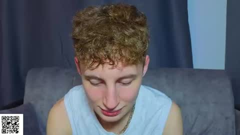 Snapshot of sluttsavage chatting on June 21, 11:51 pm sluttsavage online show from June 21, 11:51 pm