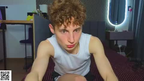 Snapshot of sluttsavage chatting on July 21, 1:41 am sluttsavage online show from July 21, 1:41 am