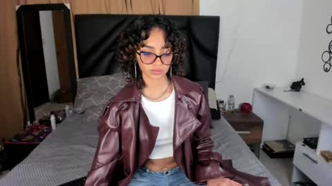 slutty_venus7 online show from July 14, 1:52 am