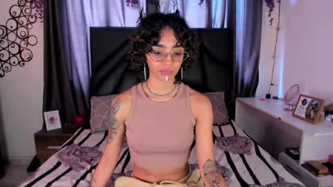 slutty_venus7 online show from August 2, 3:21 pm