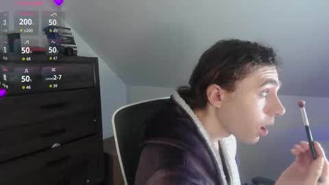 Natsu online show from March 17, 4:54 pm