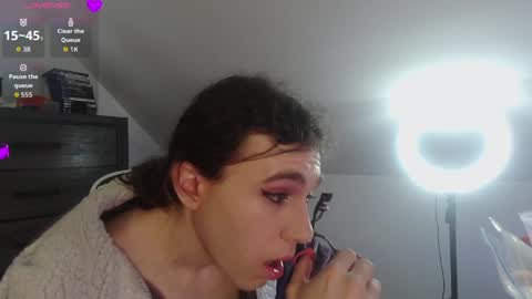 Natsu online show from March 31, 4:29 pm