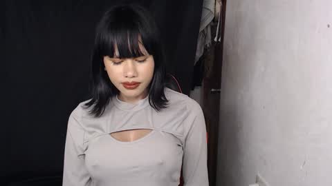 Jennifer online show from December 14, 1:05 pm