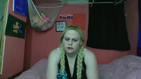 Tori Smith online show from February 12, 5:37 am