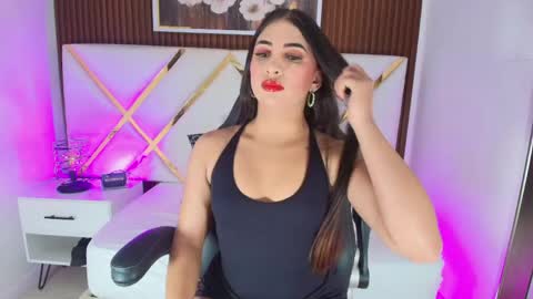 sluttyysucker_ online show from May 21, 7:10 pm