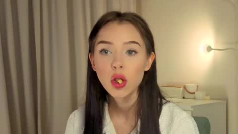 Lily online show from November 5, 1:22 pm