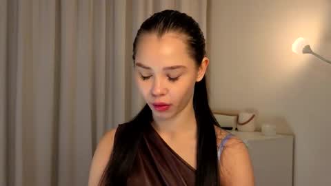 Lily online show from November 21, 1:32 pm