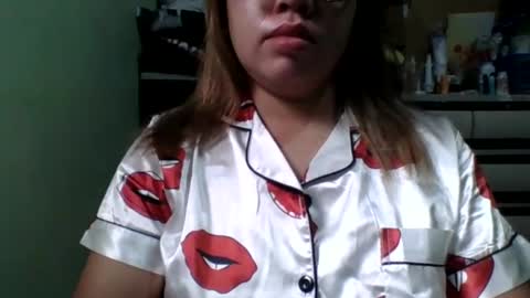 Snapshot of small_boobs59 chatting on February 4, 11:06 pm Lovewella online show from February 4, 11:06 pm