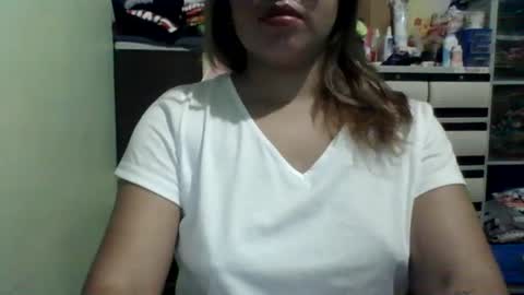 Snapshot of small_boobs59 chatting on February 6, 6:56 pm Lovewella online show from February 6, 6:56 pm