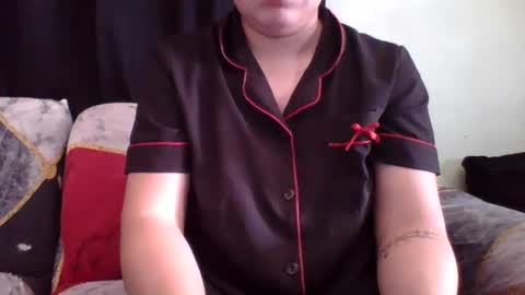 Snapshot of small_boobs59 chatting on March 3, 1:10 am Lovewella online show from March 3, 1:10 am