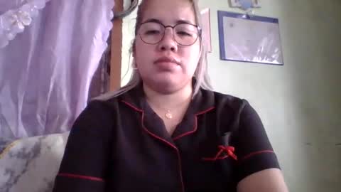 Snapshot of small_boobs59 chatting on September 12, 3:06 am Lovewella online show from September 12, 3:06 am