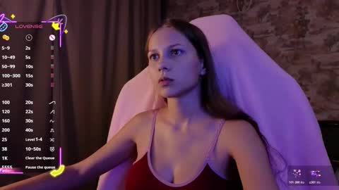 Emma online show from November 3, 8:10 pm