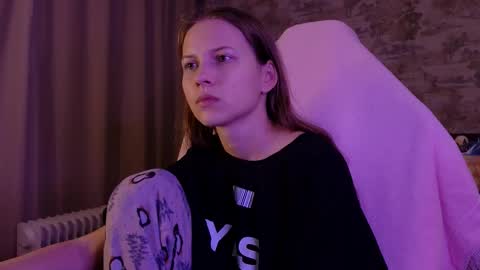 Snapshot of small_emma0 chatting on February 14, 3:53 pm Emma online show from February 14, 3:53 pm