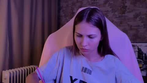 Snapshot of small_emma0 chatting on March 4, 11:00 pm Emma online show from March 4, 11:00 pm