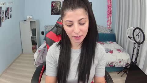 small_horny_girl online show from October 21, 6:25 am