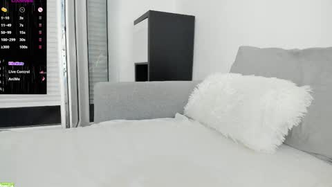 Snapshot of smallcherries chatting on February 20, 6:26 am Vanessa online show from February 20, 6:26 am