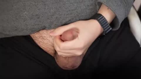 Snapshot of smalldickkoreannyc chatting on February 6, 4:43 pm smalldickkoreannyc online show from February 6, 4:43 pm
