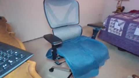 smallguyx online show from May 13, 7:39 am