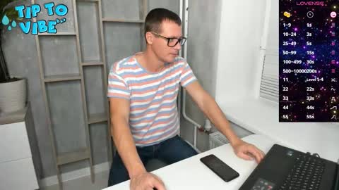 Alex online show from December 2, 5:52 pm