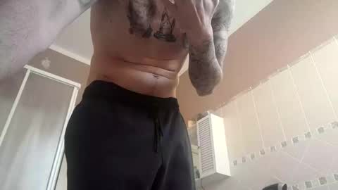 smallone8825 online show from April 11, 9:35 am