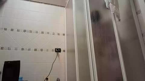 smallone8825 online show from April 15, 5:42 pm