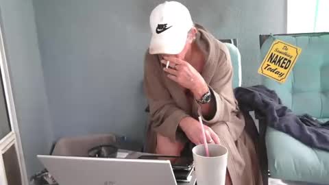 Daddy online show from December 18, 2:23 pm