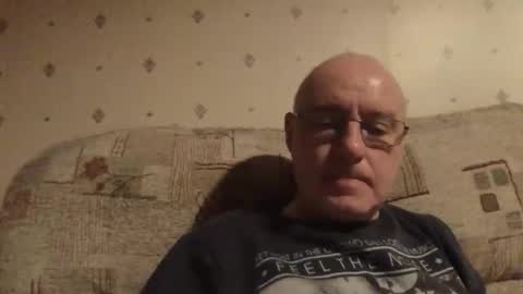 Snapshot of smallsteve562 chatting on September 25, 10:13 pm Steve online show from September 25, 10:13 pm