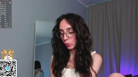 Snapshot of smart_eliz chatting on April 19, 5:40 am Elizabeth online show from April 19, 5:40 am