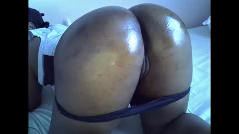 smart_lilly online show from November 29, 4:59 am