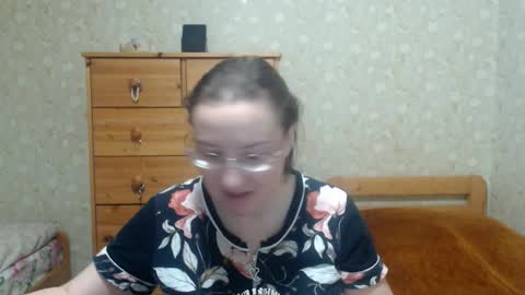 Snapshot of smart_rose chatting on November 6, 2:07 pm smart_rose online show from November 6, 2:07 pm