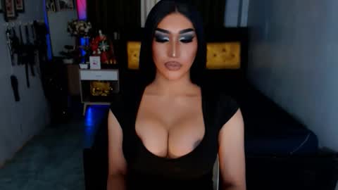 smasherqueen online show from November 27, 7:43 am